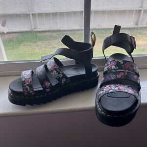brand new dr martens blair sandals floral print. size 8, great condition